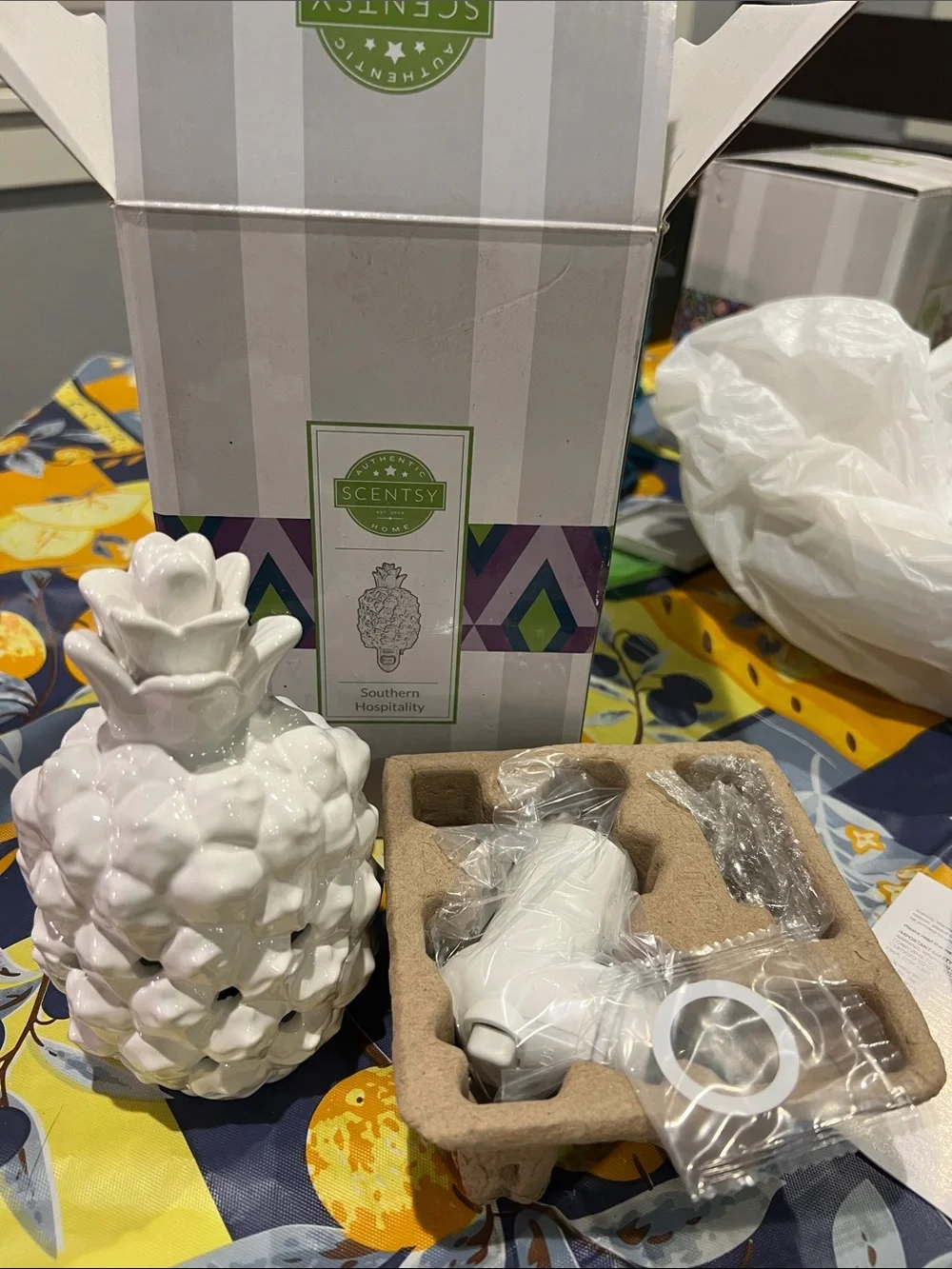 Scentsy White Ceramic Pineapple Warmer